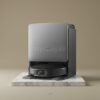 로보락 S10 MaxV Slim warm bone studio with stone plinth